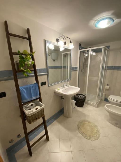 Casa Vacanze Fonte Del Menotre Foligno Bagian luar foto