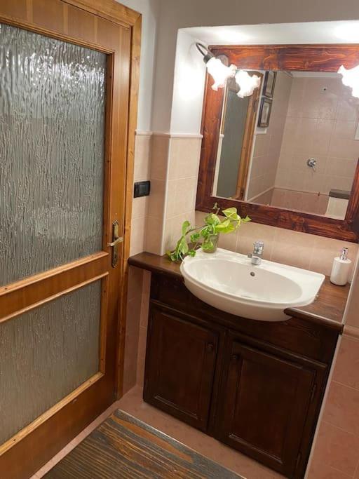 Casa Vacanze Fonte Del Menotre Foligno Bagian luar foto