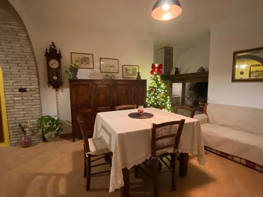 Casa Vacanze Fonte Del Menotre Foligno Bagian luar foto