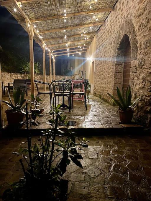 Casa Vacanze Fonte Del Menotre Foligno Bagian luar foto